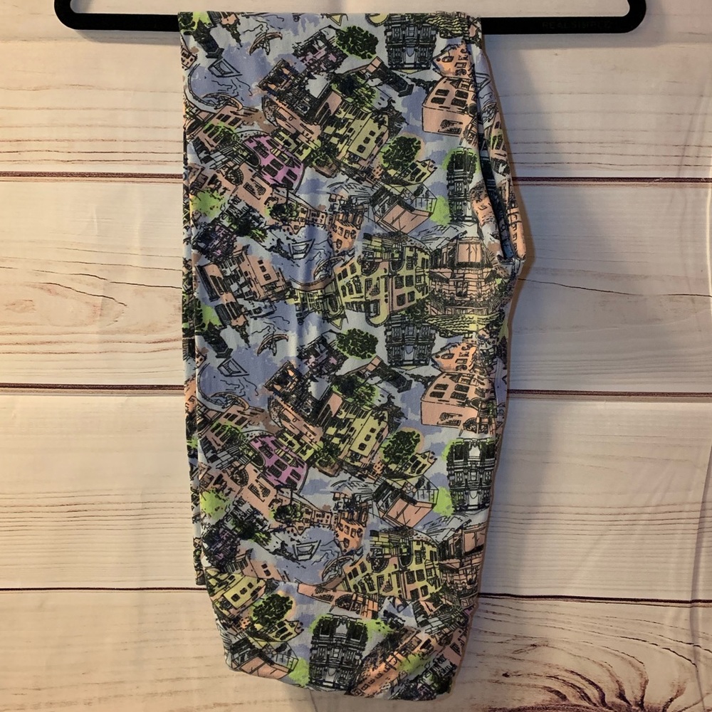 LuLaRoe TC Canals of Venice leggings